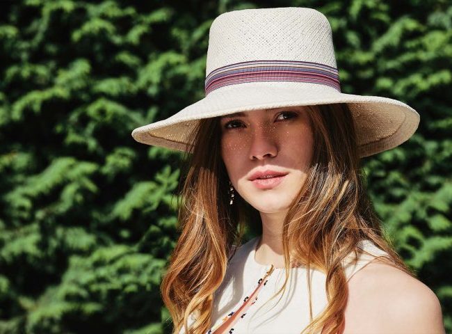 Off-white panama hat with grosgrain ribbon