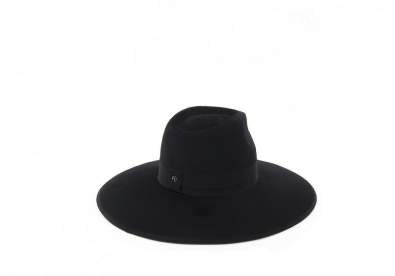 Wide-brimmed fedora hat