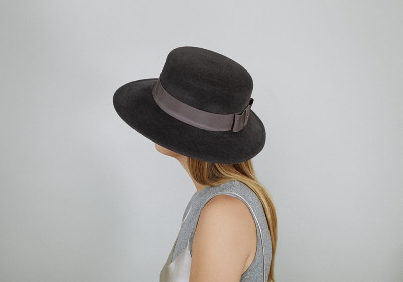 Hat in velvet felt