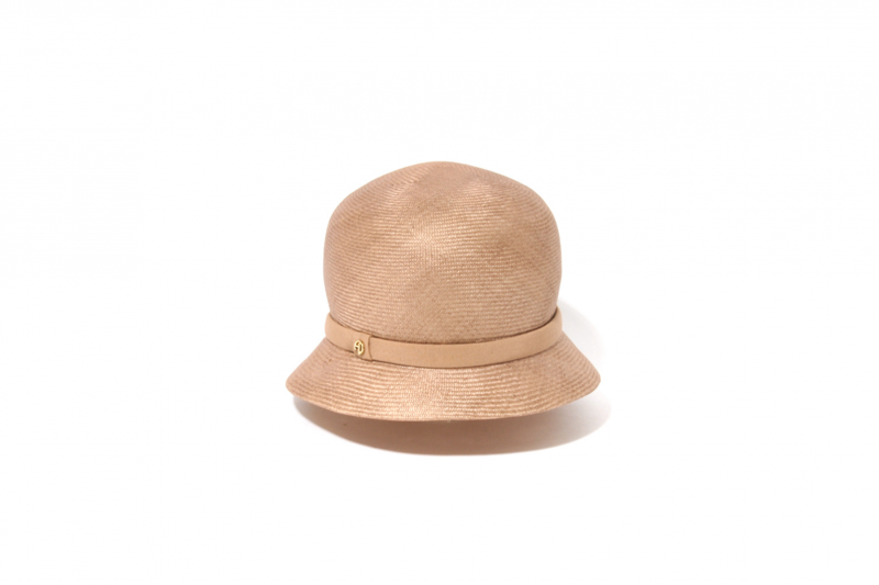 FabienneDelvigne-Chapeau cloche en paille-Theresa-StrawNude-Canevas-LD-Packshot