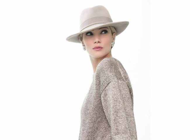 Waterdichte-fedora-hoed-Leyla-fluweelvilt-beige-FabienneDelvigne.LD-P2