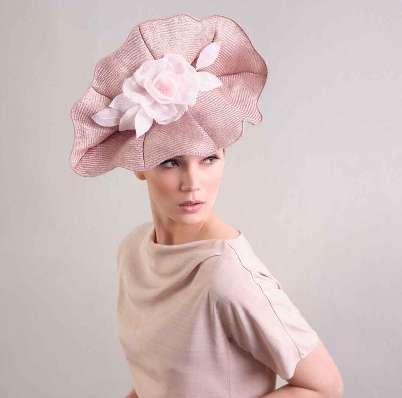 Fabienne Delvigne - Elisea - rose poudré - collection chapeaux couture