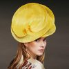 Fabienne-Delvigne-Hat-Calista-Jaune-fibre-de-banane