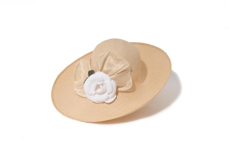 Élégance raffinée -Maison Fabienne Delvigne - Chapeau cloche relevé - Bellissima - Beige en parabuntal