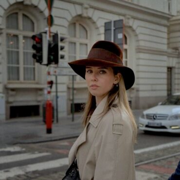 chapeau Coraline en velours brun - Maison Fabienne Delvigne